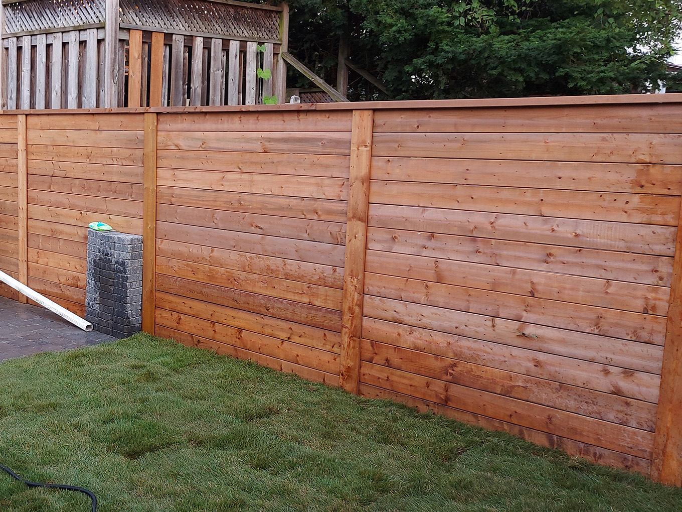 Etobicoke ON cap and trim style wood fence